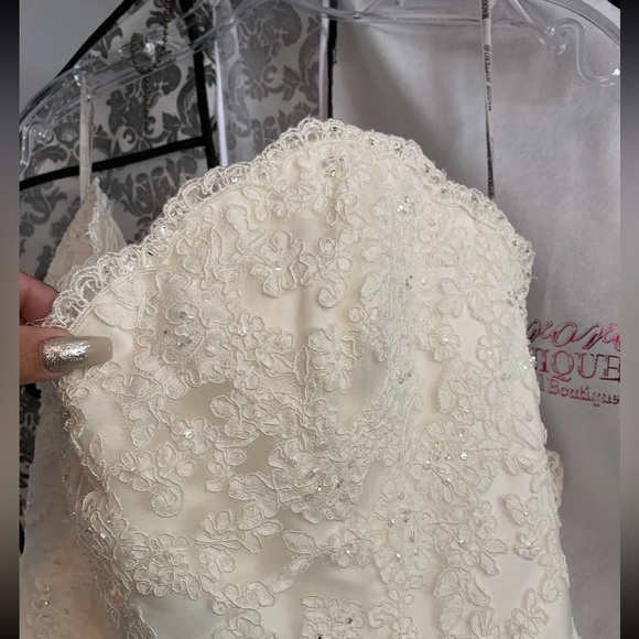 Brand new and the garment bag, Maggie Sottero Lorie gown - Picture 4 of 5